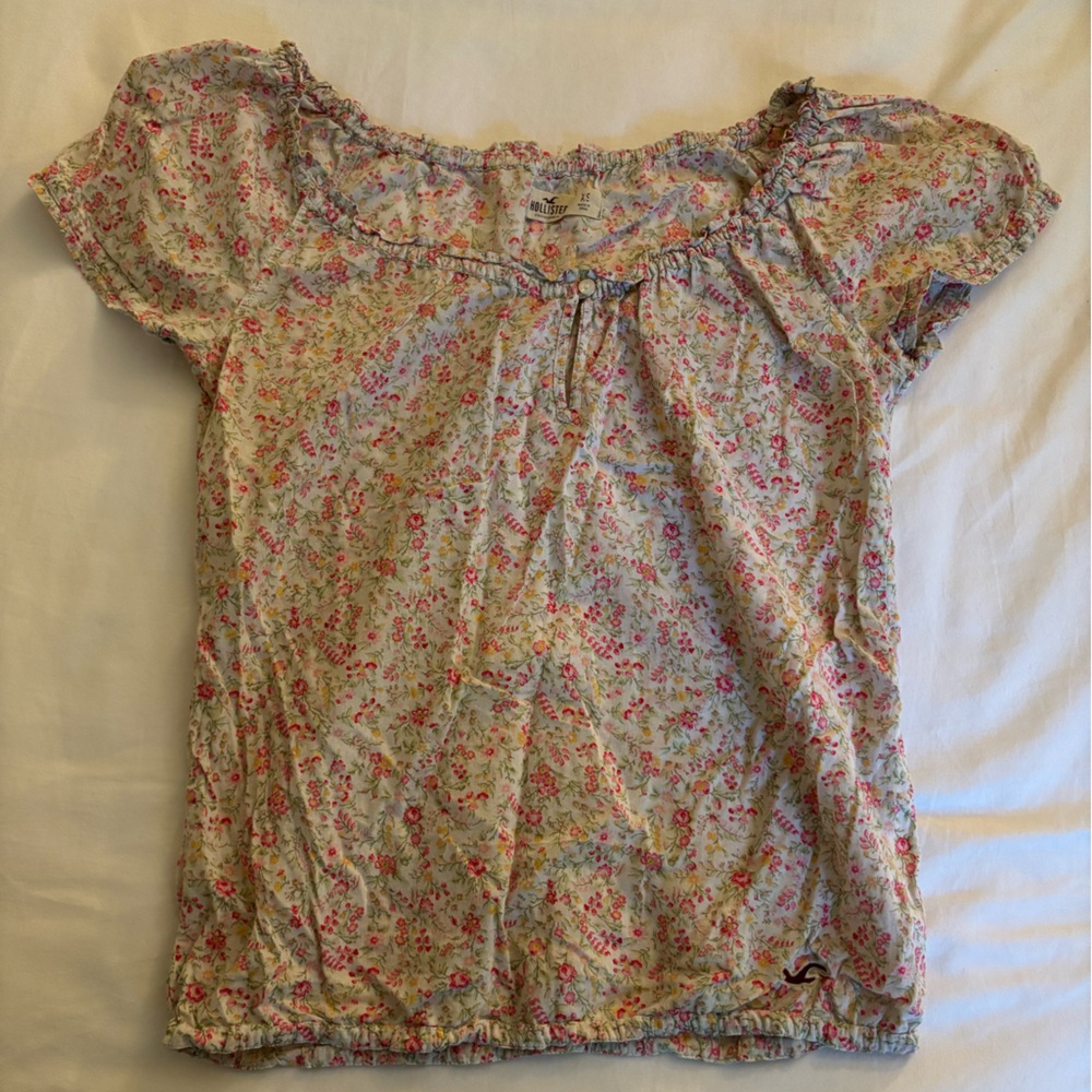 Hollister floral top